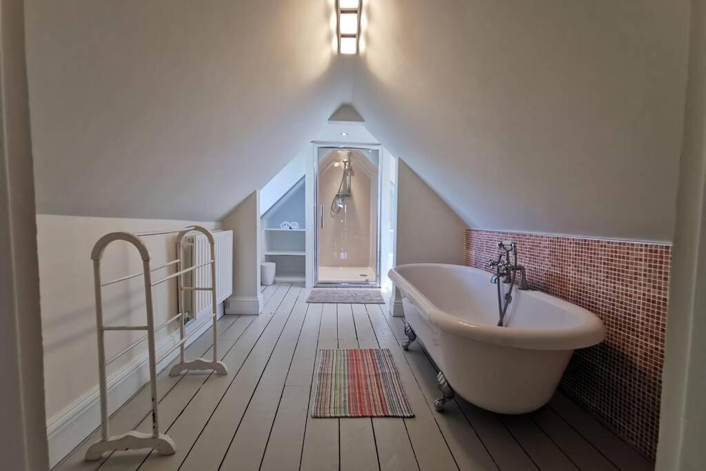 Cosy, Coastal Retreat With A Large Garden Villa Monreith ภายนอก รูปภาพ