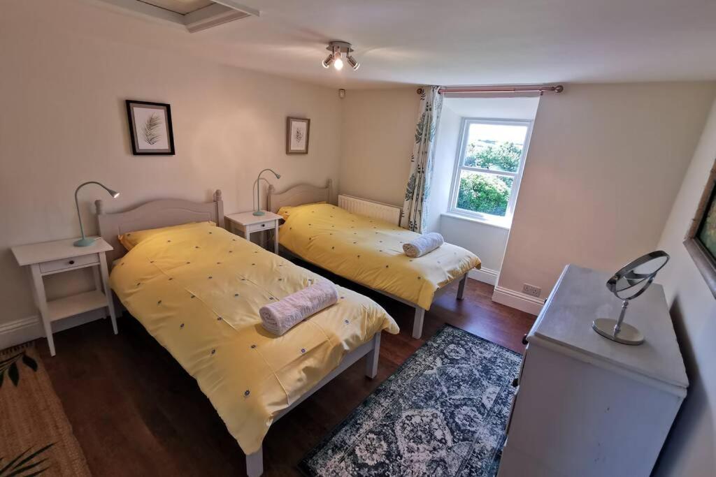 Cosy, Coastal Retreat With A Large Garden Villa Monreith ภายนอก รูปภาพ